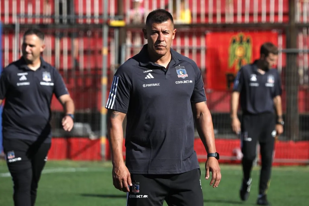 Jorge Almirón habló sobre el plantel albo, y la posibilidad de un nuevo refuerzo | Foto: Photosport