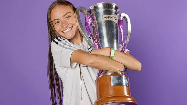Antonia Alarcón pausa su carrera futbolística.