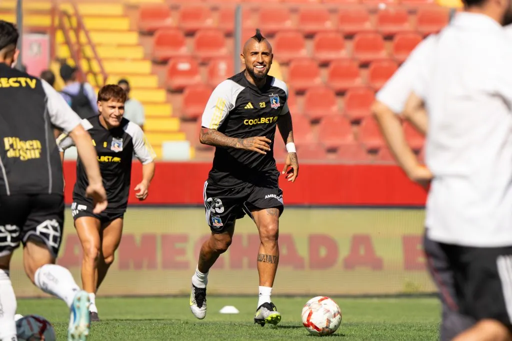 Arturo Vidal fue titular en la victoria de Colo Colo