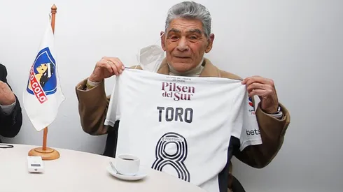 Jorge Toro, ídolo de Colo Colo y de todo el fútbol chileno.