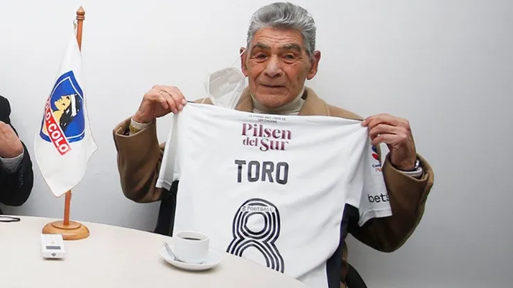 Jorge Toro, ídolo de Colo Colo y de todo el fútbol chileno.