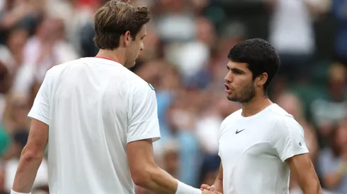 Nicolás Jarry enfrenta a Carlos Alcaraz en Buenos Aires.