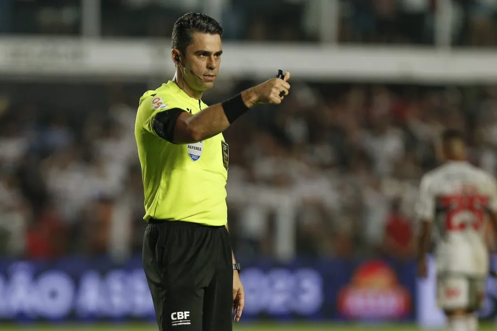 Flavio de Souza será el encargado de impartir justicia en la ida entre Colo Colo y Godoy Cruz por la Fase 2 de la Copa Libertadores 2024. 