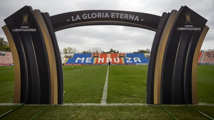 Colo Colo visitará a Godoy Cruz en el Malvinas Argentinas de Mendoza.