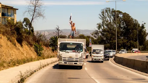 Con una caravana llegó la solidaridad del CSD Colo Colo a Viña.