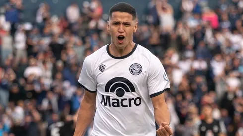 Representante de Alex Arce le abre las puertas a Colo Colo.