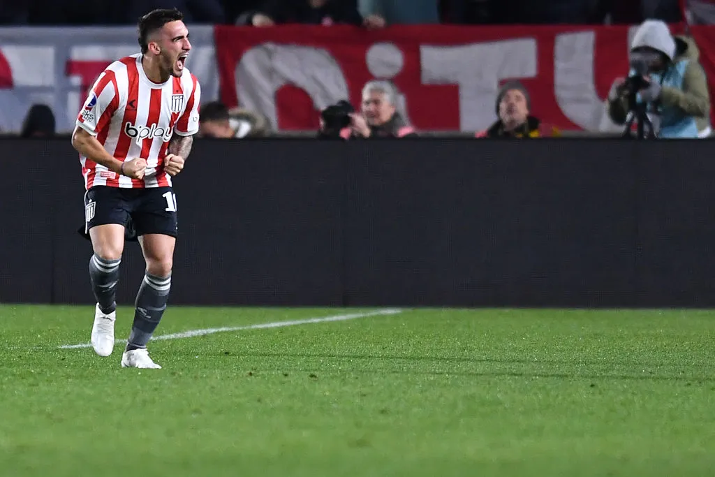 Mauro Méndez es un nombre que se estudia en Colo Colo. Imagen: Marcelo Endelli/Getty Images