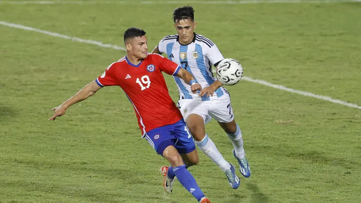 Gonzalo Fierro le sube el pulgar a la llegada de Lucas Cepeda a Colo Colo.
