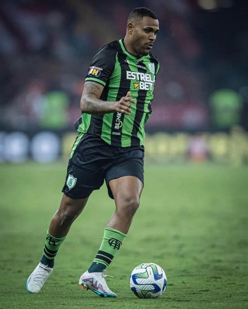 Mikael Felipe actuando en el América Mineiro. Imagen: Instagram de Mikael Felipe