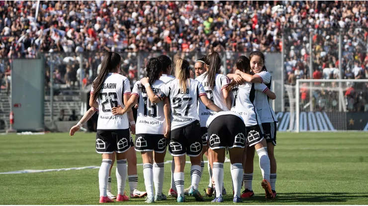 El regalo de Tatiele Silveira a las jugadoras de Colo Colo Femenino.