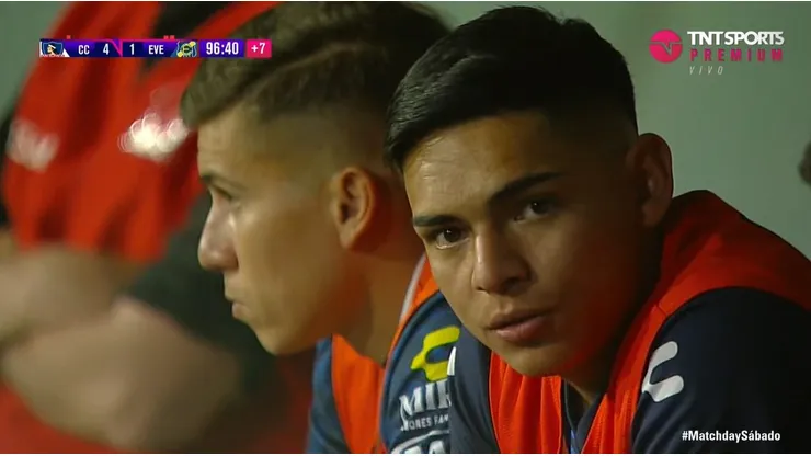 Viralizada imagen de Cruz generó comentarios en hinchas de Colo Colo.