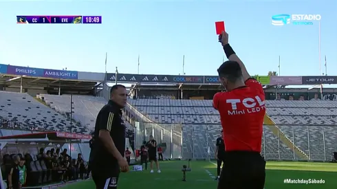 Martínez esperó a Véjar para pedir explicaciones por la expulsión.