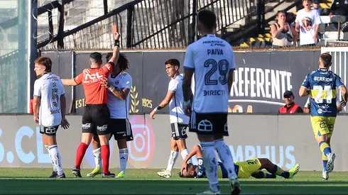 Falcón es expulsado en Colo Colo en un partido accidentado.
