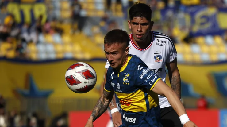Benjamín Berríos enfrentando a Colo Colo en 2023.