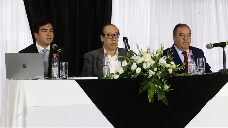 Renunció un director de Blanco y Negro.