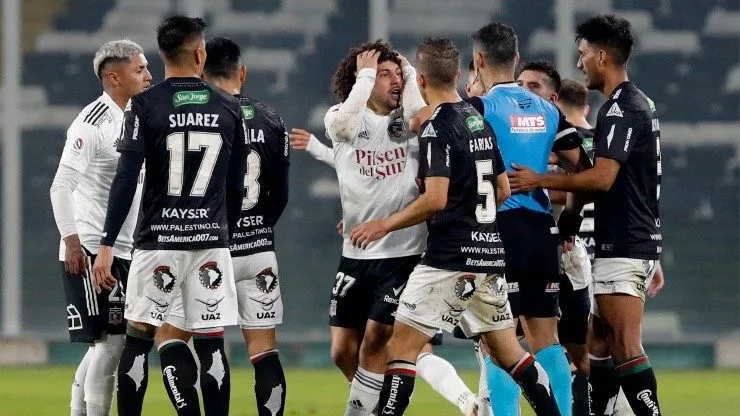 Maximiliano Falcón recriminando a Fernando Véjar.