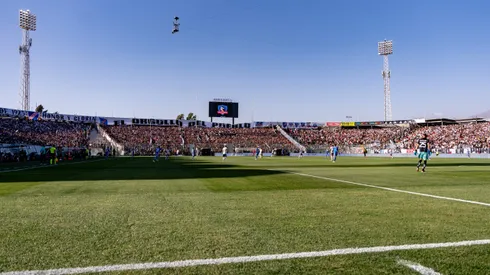Abonados de Colo Colo serán reubicados en el Monumental.