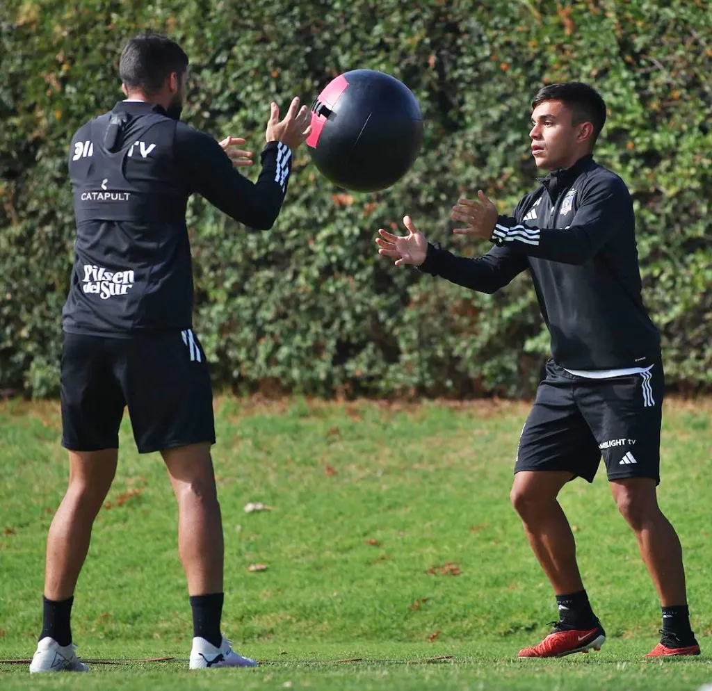 Colo Colo se preparara para el partido ante Everton.
