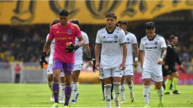 Hinchas de Colo Colo reciben portazo desde Chillán.