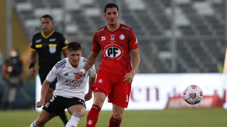 Gonzalo Castellani enfrentando a Colo Colo