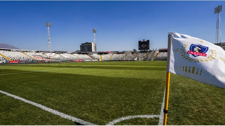 Colo Colo recibe a la Conmebol por la cancha del Monumental.