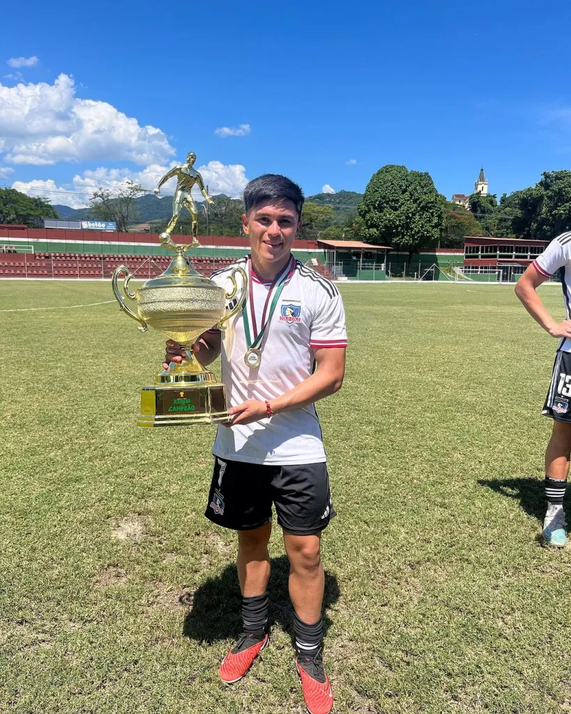 Bastián Silva quedó fuera del primer partido de Colo Colo