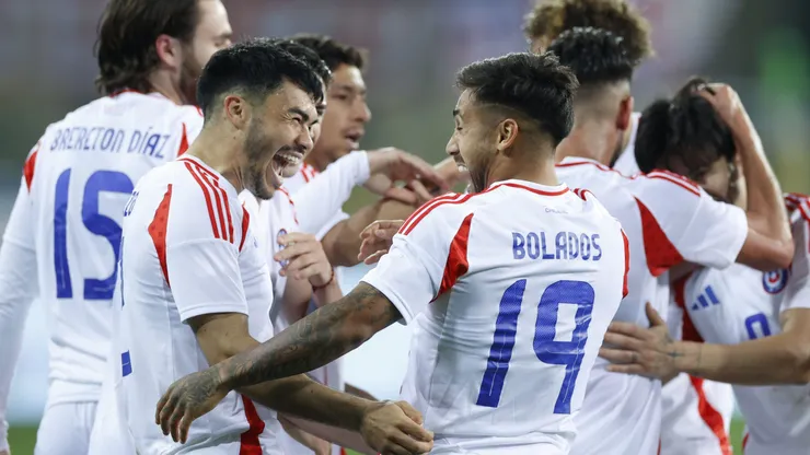 Chile goleó a Albania en Parma.
