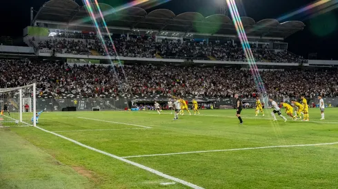 Los plazos para que la cancha de Colo Colo esté en óptimas condiciones.