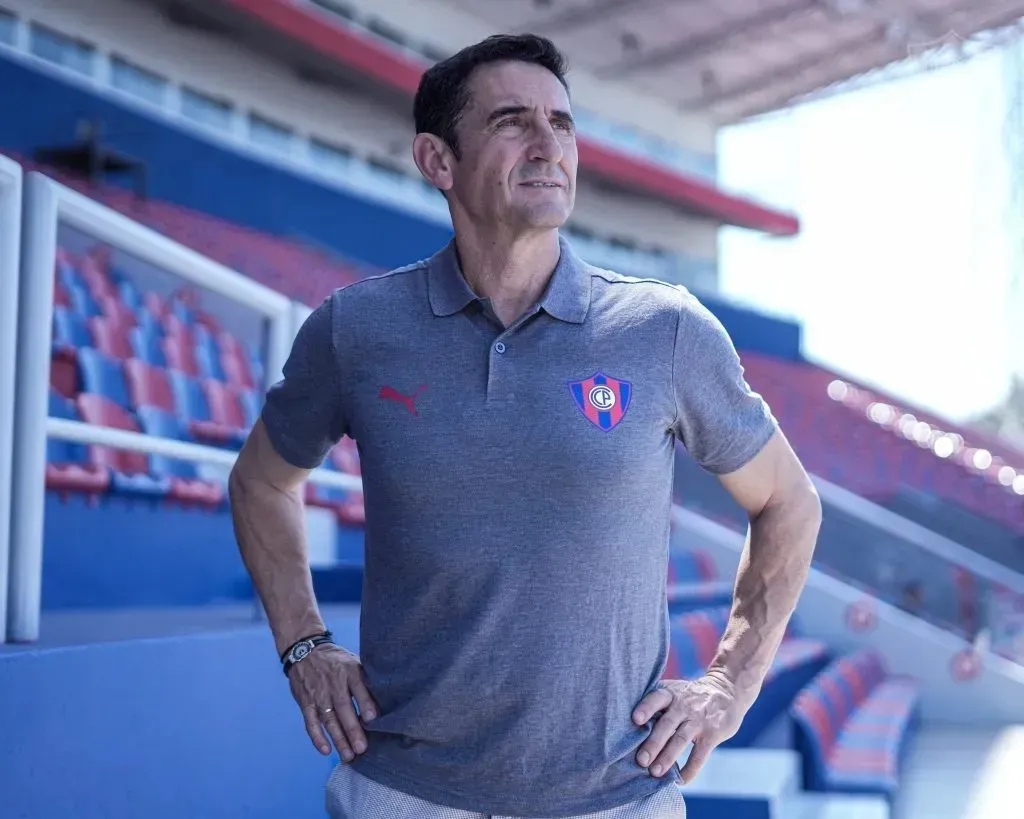 Manolo Jiménez presentado en Cerro Porteño