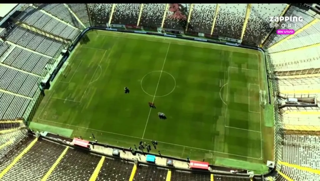 La cancha del Estadio Monumental se encuentra en pésimas condiciones.