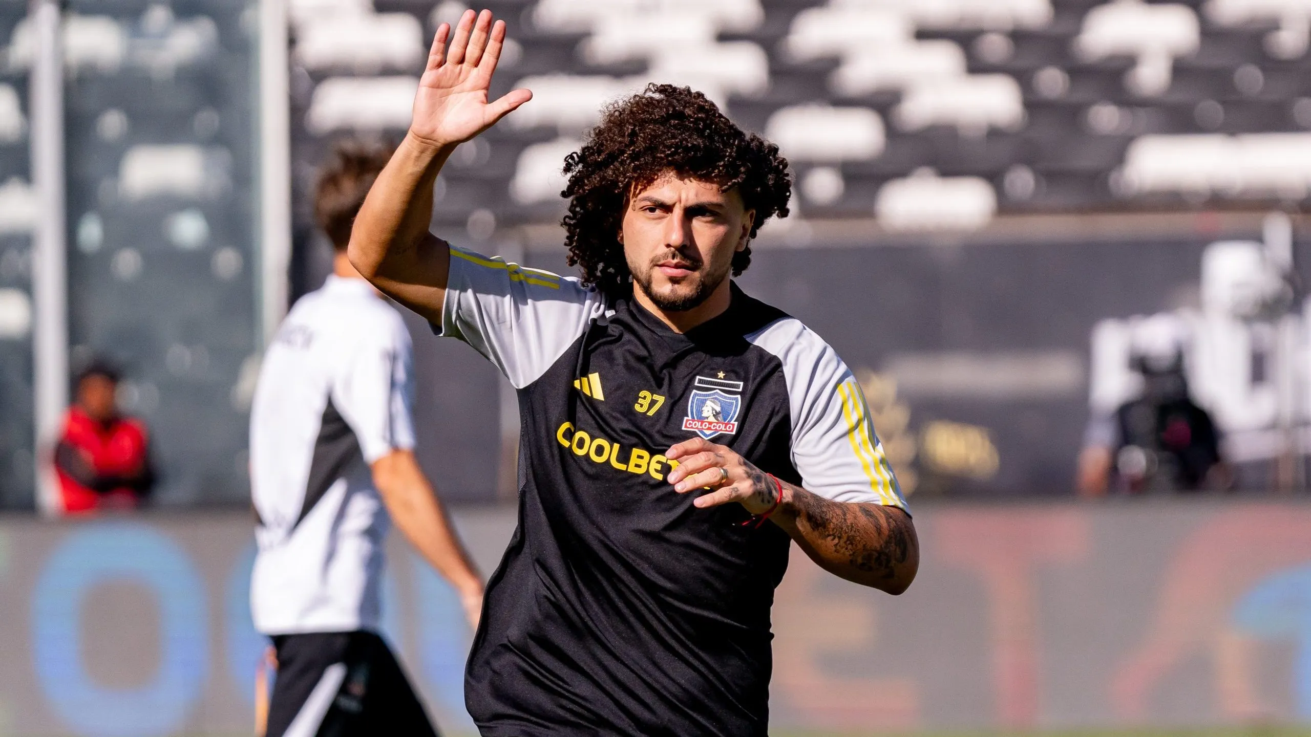 Maximiliano Falcón será titular en Colo Colo vs Alianza Lima.
