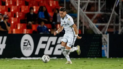 Óscar Opazo jugando Copa Libertadores.