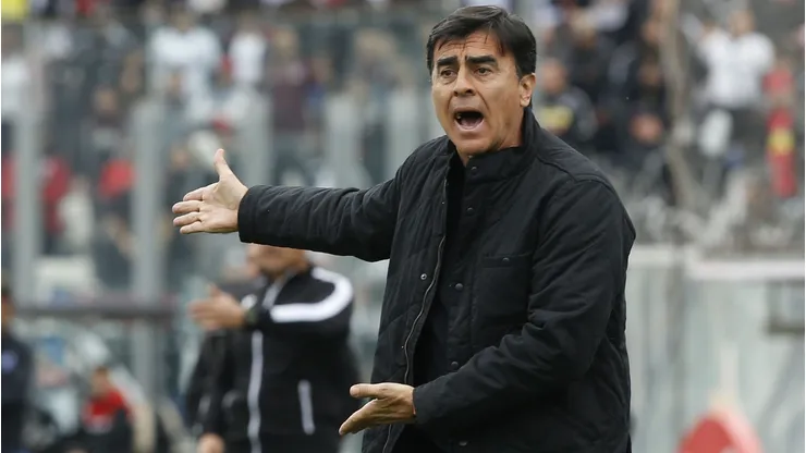Hijos de Quinteros protagonizan discusión en estadio de Vélez.
