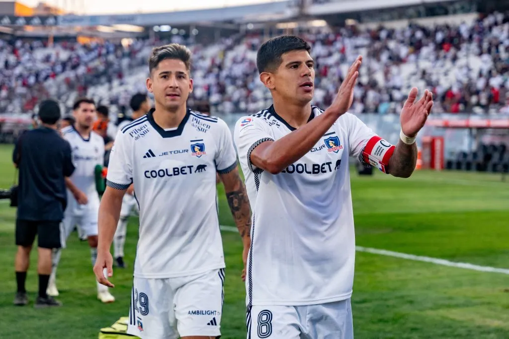 Esteban Pavez y Guillermo Paiva en el triunfo de Colo Colo. (Foto: Guillermo Salazar/Dalealbo)