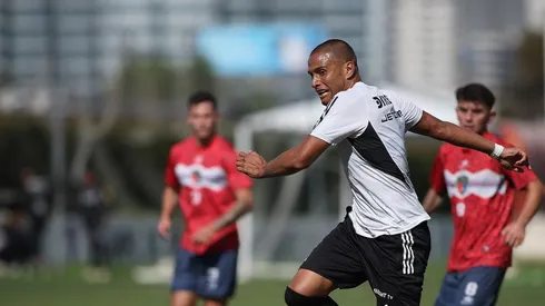 Colo Colo derrota a Real San Joaquín en duelo amistoso.