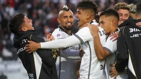 Pizarro anotó dos goles en Colo Colo.