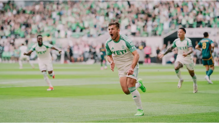 Rubio anota un golazo en triunfo del Austin FC sobre LA Galaxy.