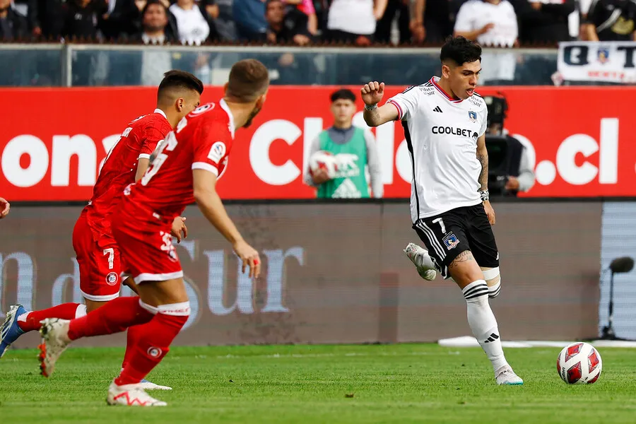Colo Colo derrotó a Unión La Calera. Imagen: Dragomir Yankovic/Photosport