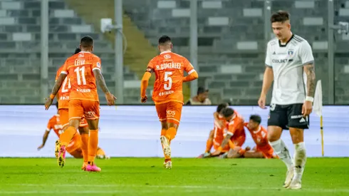 Cristián Insaurralde aprovecha una desatención de Colo Colo y marca el 1 a 0 para Cobreloa.