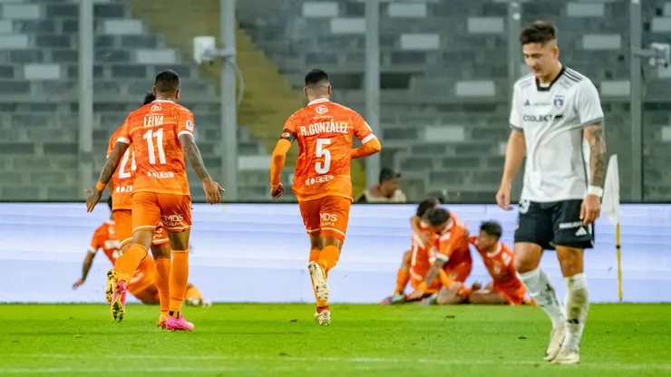Cristián Insaurralde aprovecha una desatención de Colo Colo y marca el 1 a 0 para Cobreloa.