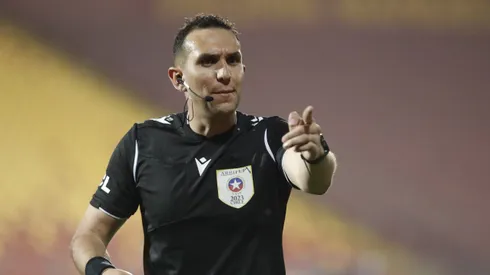 Definidos los árbitros para partido de Colo Colo vs Cobreloa.