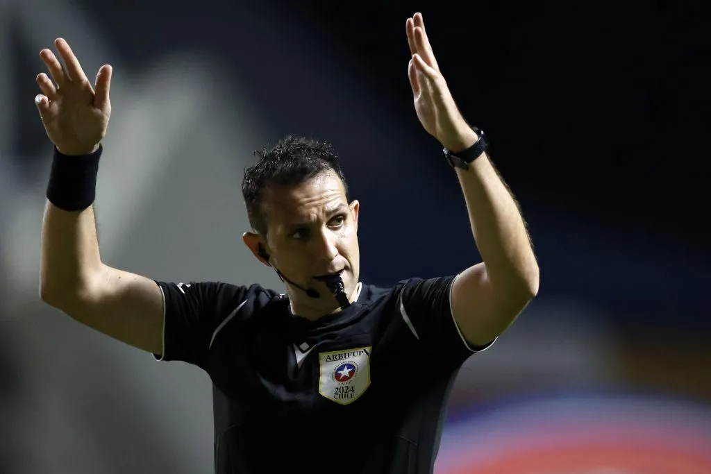 Nicolás Millas el árbitro para Colo Colo vs Cobreloa. (Foto: Photosport)