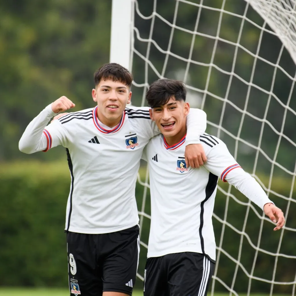 Hernández y Marchant fueron protagonistas en el primer gol de Colo Colo Proyección.