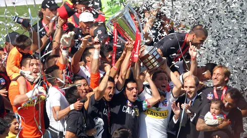 Colo Colo bajó la anhelada estrella 30 tras derrotar a Santiago Wanderers.