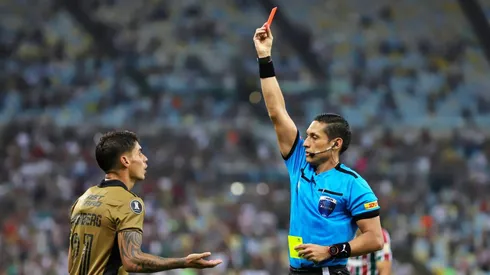 Erick Wiemberg no sumó amarillas en el Maracaná vs Fluminense. | Imagen: Imago.