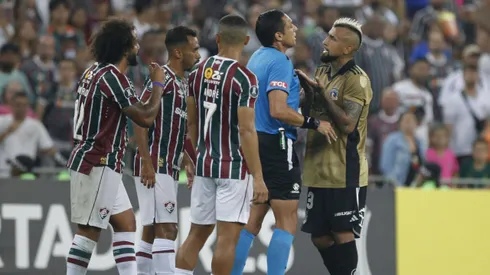 Colo Colo debe pagar una multa por las amarillas ante Fluminense.