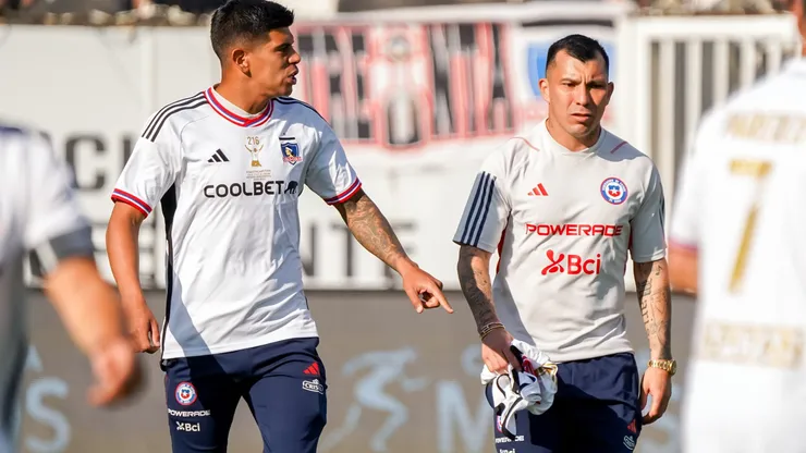 Gary Medel compartió en la despedida de Esteban Paredes. Imagen: Guille Salazar.