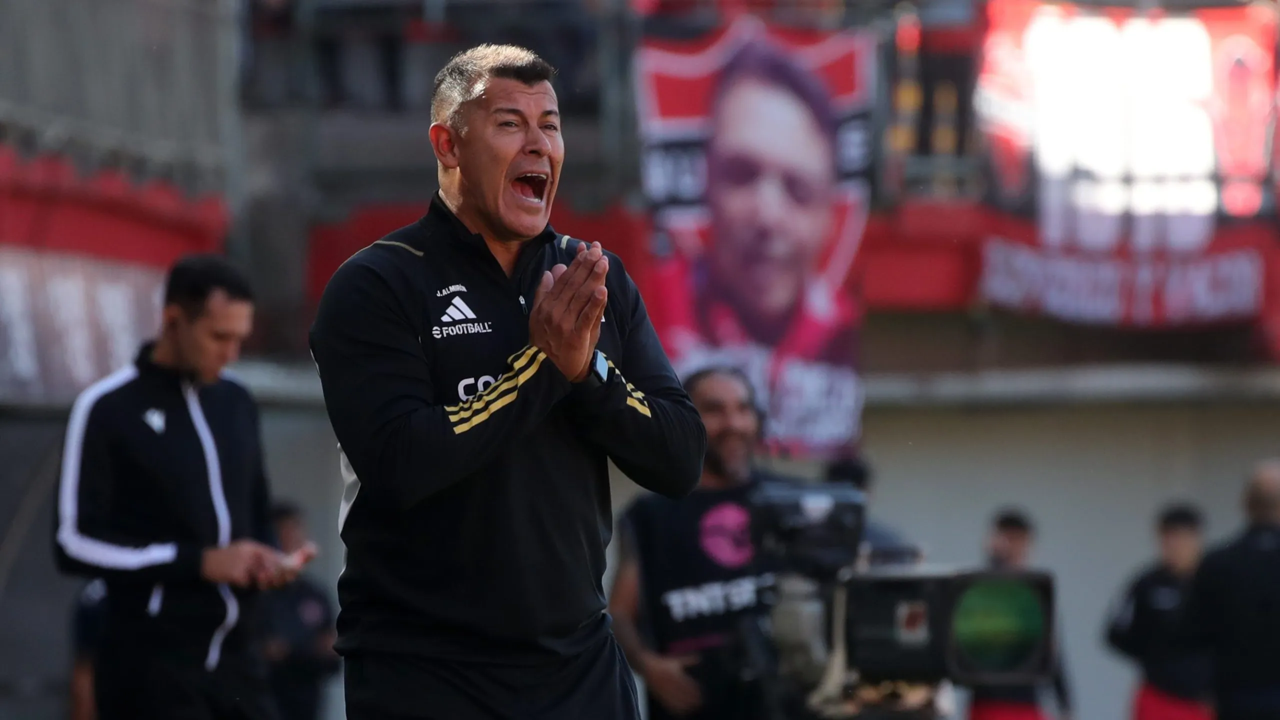 Almirón podría tener un partido inédito con Colo Colo en Brasil | Foto: Photosport