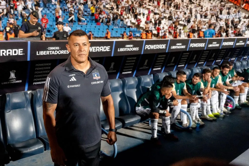 Jorge Almirón y el plantel entrenaron en la cancha principal del Estadio Monumental. Imagen: Guille Salazar/DaleAlbo