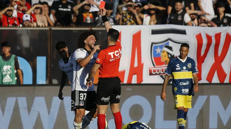 Almirón se refirió a la expulsión que tuvo Falcón frente a Everton.